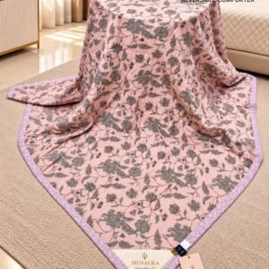 La Casa Comforter — Pink